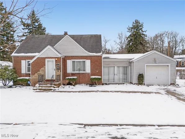 210 Davenport Ave, Akron, OH 44312