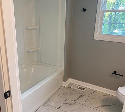 3rd image of 1627 Richmond Dr