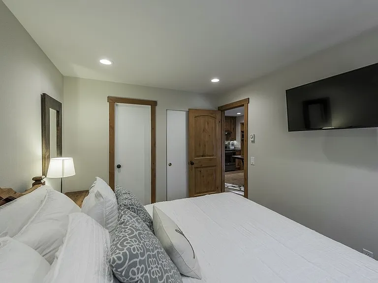 2025 Canyons Resort Dr #L3 — Photo 10