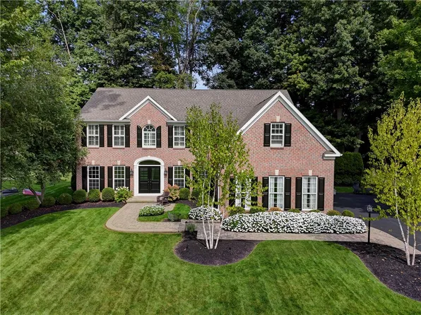 548 Deer Haven Dr, Webster, NY 14580