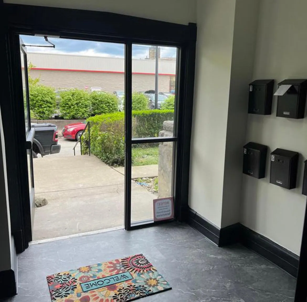 319 N Beatty St — Photo 3