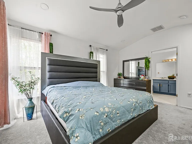17 Parkside Dr — Photo 14