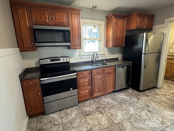 4th image of 65A Market St #1