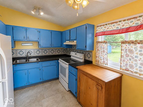4th image of 2124 Poncianni Ave