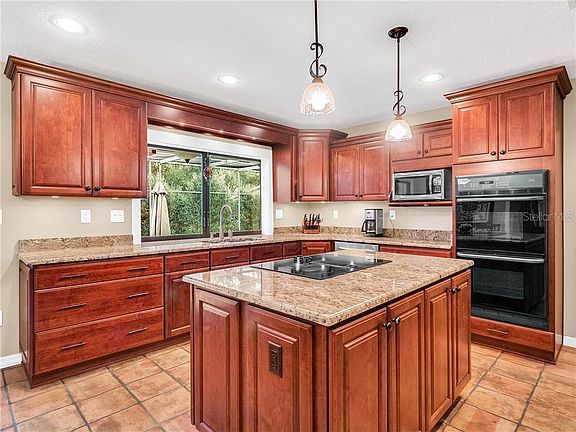 5th image of 114 Cove Lake Dr