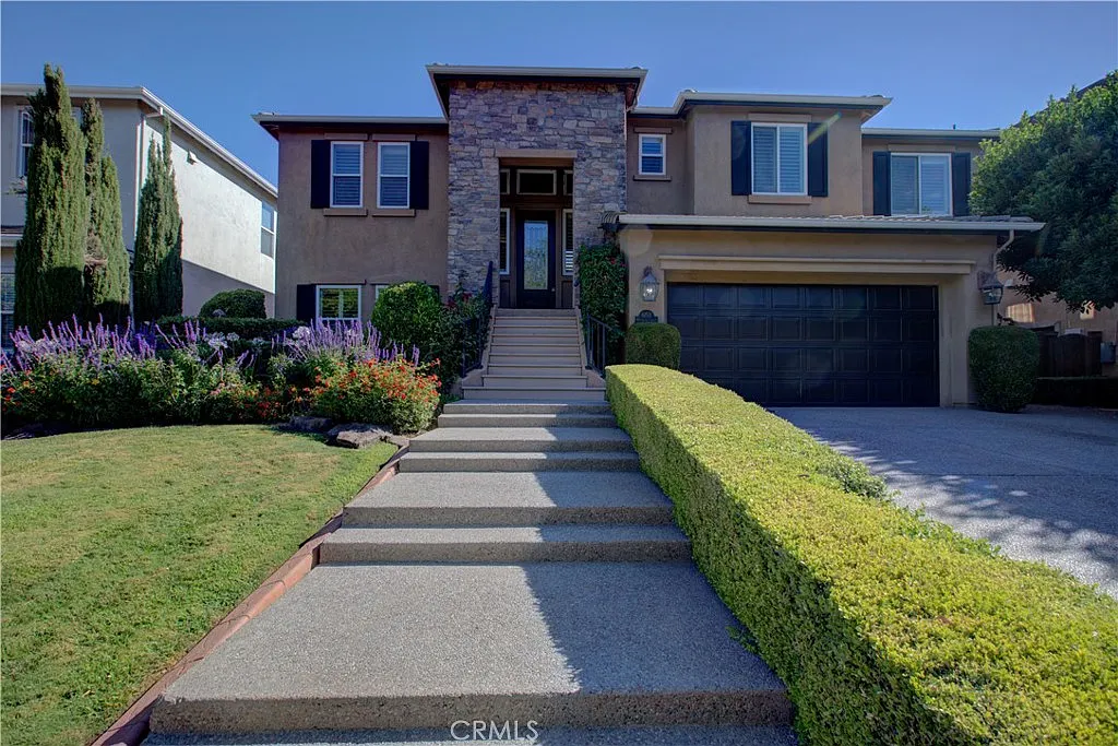 6153 Riverbank Cir photo 1