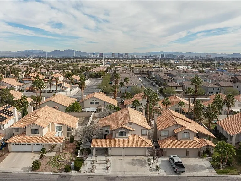 3402 Classic Bay Ln — Photo 37