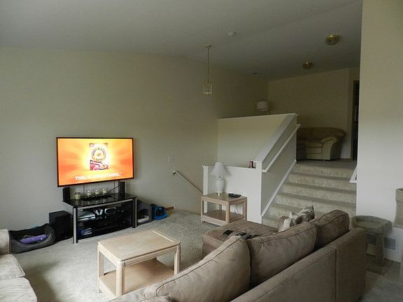 4th image of 1333 Acorn Dr