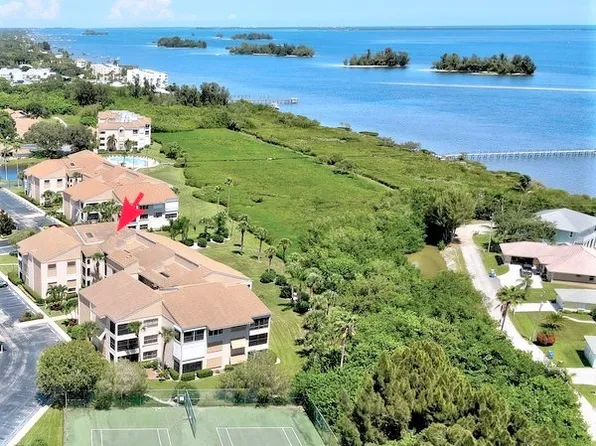 6165 S Mirror Lake Dr APT 203, Sebastian, FL 32958