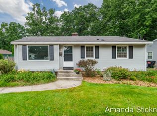 1501 Southlawn Dr SW, Wyoming, MI 49509