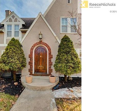 2nd image of 601 W 70th St