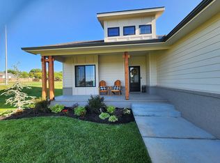 101 W Woodland Dr, Mulvane, KS 67110