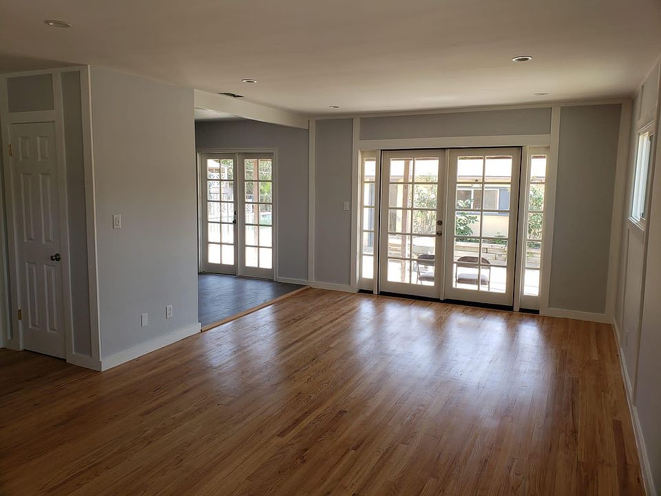 1st image of 21052 Cantara St