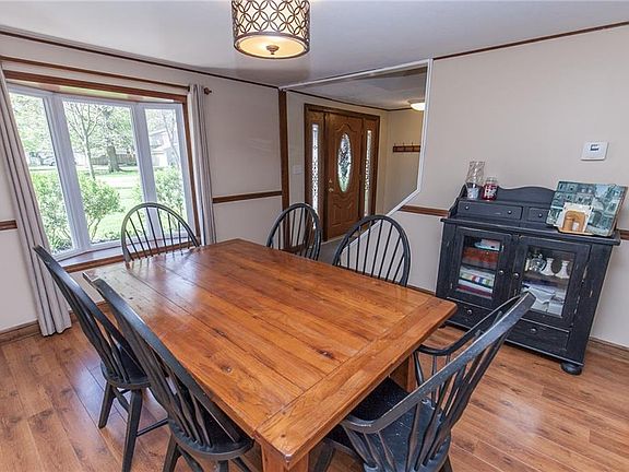 3rd image of 9046 Pin Oak Dr