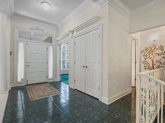3rd image of 4053 McLaughlin Dr