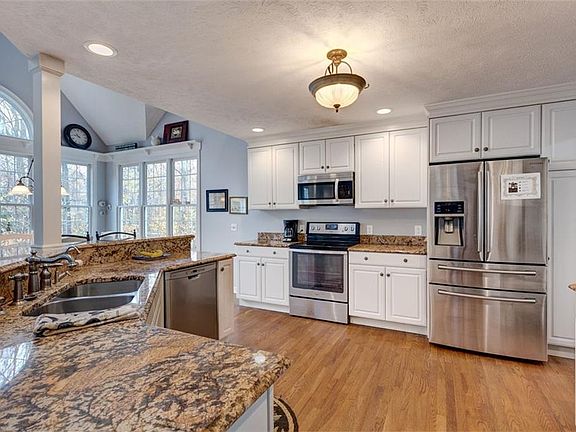 4th image of 12800 Vista Pointe Dr