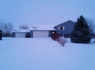 28890 Meadow St, Pierre, SD 57501