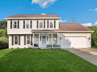 2686 Le Baron Ct, Geneva, IL 60134