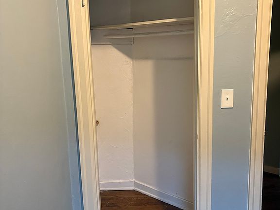 4th image of 516 Bellevue Ave E #103