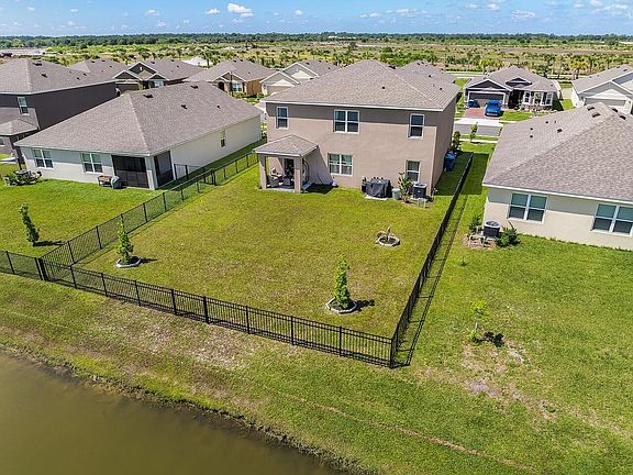2nd image of 1046 Dugan Circle SE