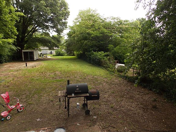 3rd image of 5506 Chesterfield Dr