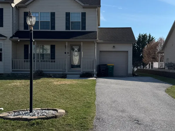 83 Galaxy Dr, Hanover, PA 17331