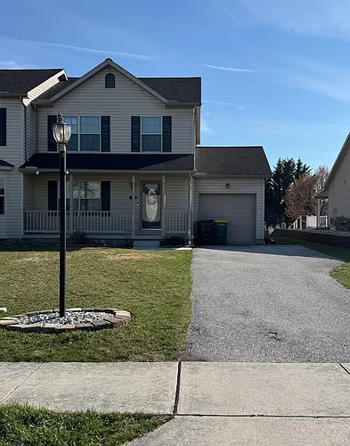 83 Galaxy Dr Photo 1