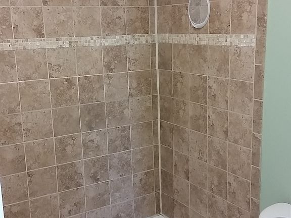 Full Bath Tub/Shower