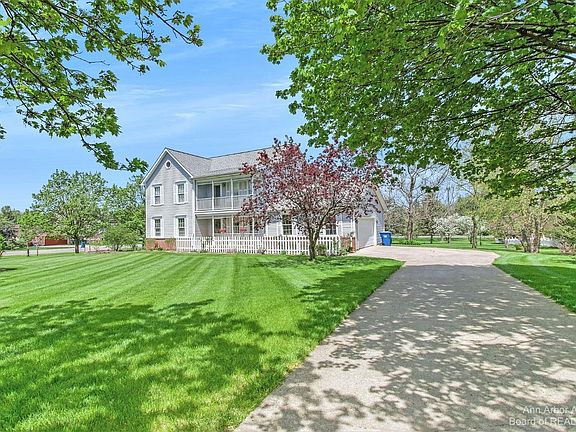 3rd image of 2176 McCormick Dr