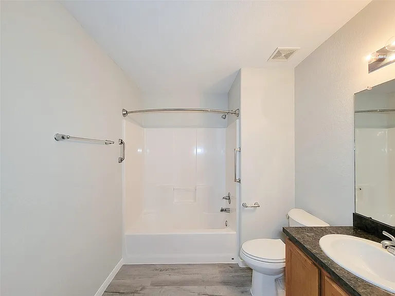 315 20th St — Photo 26