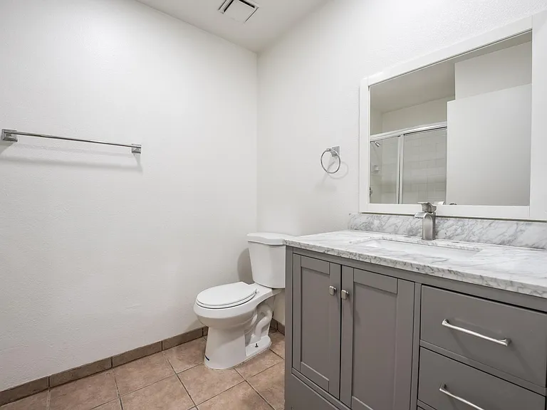 6621 W Tropicana Ave #201 — Photo 16