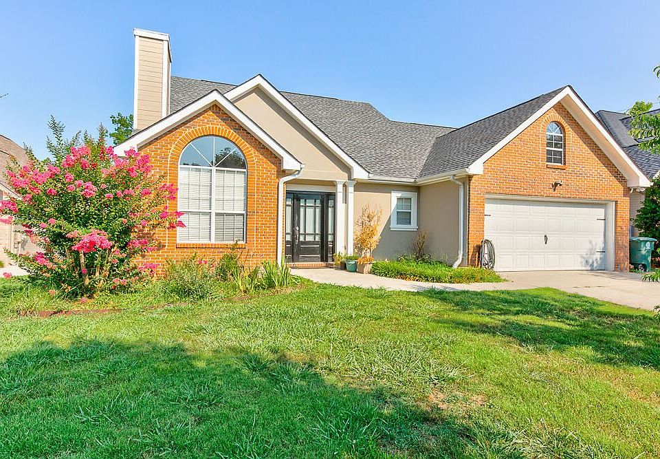 1st image of 1851 Richmond Ln