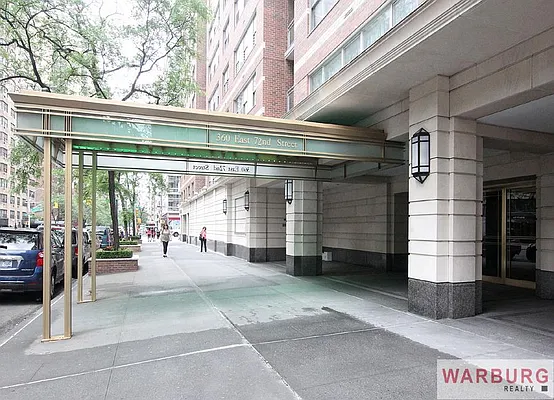 Sold by Warburg | media 25