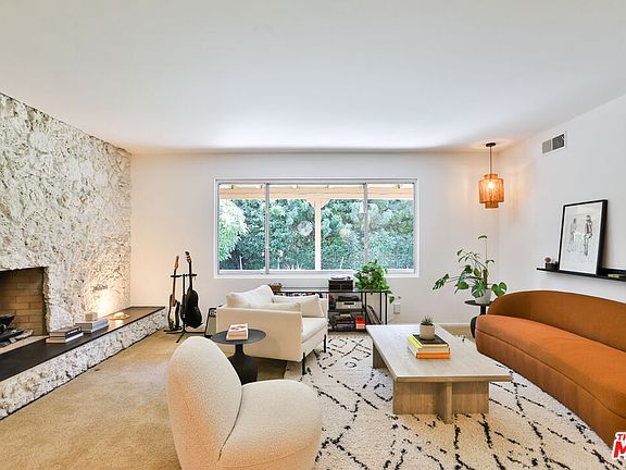 2nd image of 3030 Azaria Ave