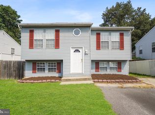 688 209th St, Pasadena, MD 21122