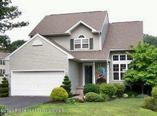 308 Park Edge Ln, Scranton, PA 18504