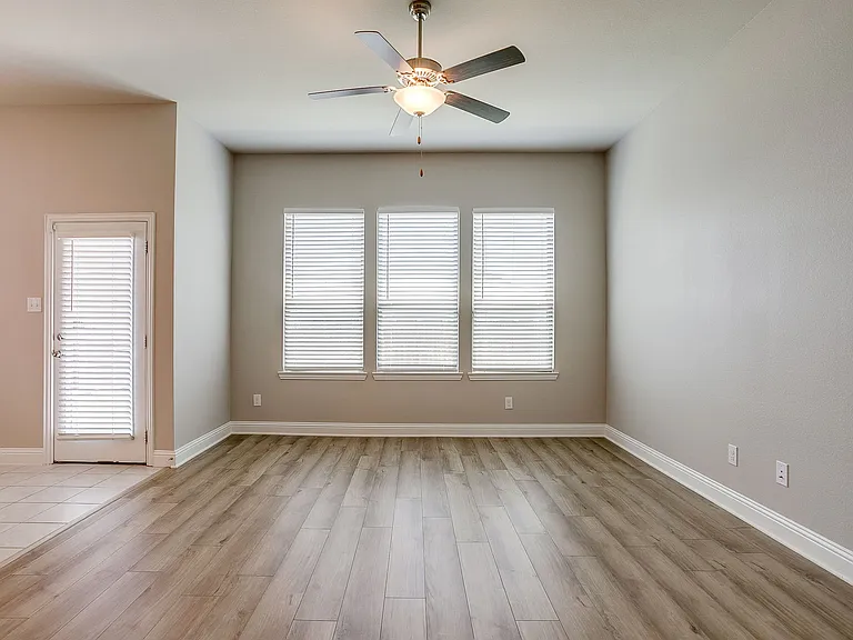1448 Eagle Nest Dr — Photo 13