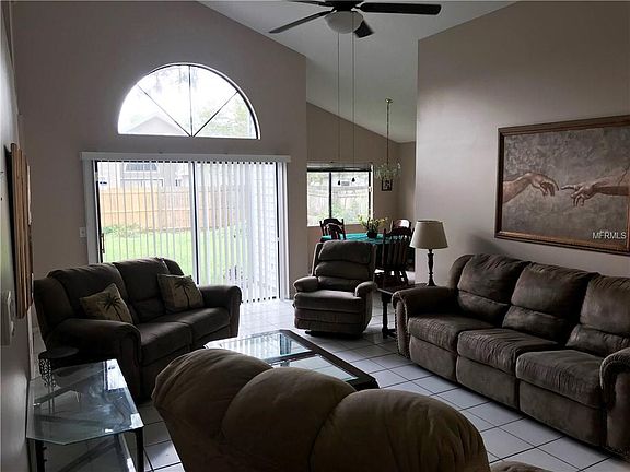 2nd image of 107 Lakeside Cir