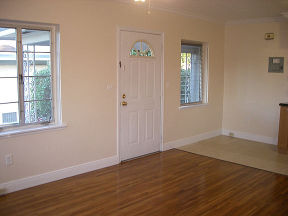 4th image of 169 Curtiss Pkwy #2A