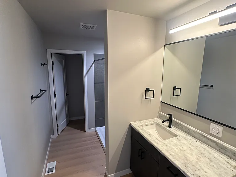 1409 Thatcher St — Photo 6
