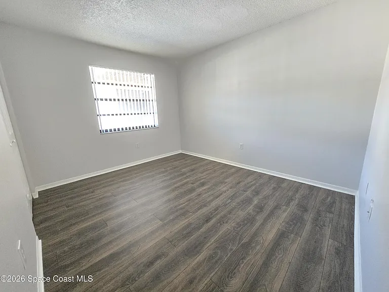 1037 Ellen Ct #1037 — Photo 10