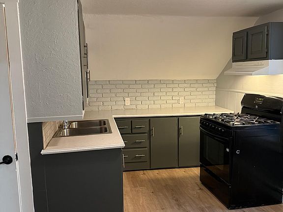 3rd image of 27 Dean Ave Floor 2