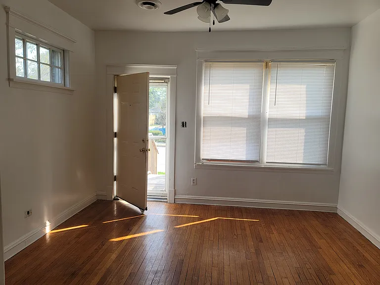 1111 Summer St — Photo 2