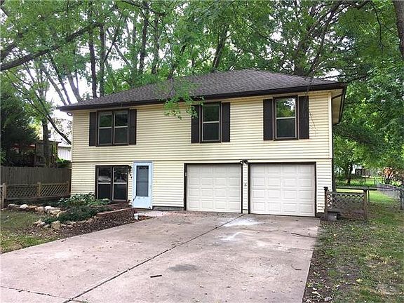 5th image of 304 SE Brentwood Dr