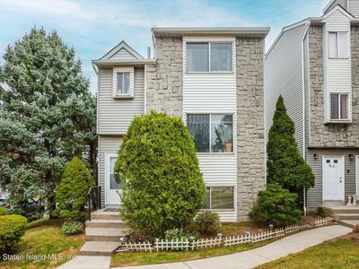 49 Wolkoff Ln, Staten Island, NY, 10303