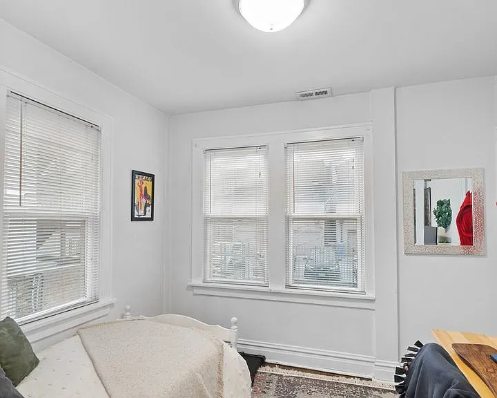 2642 N Marshfield Ave — Photo 49