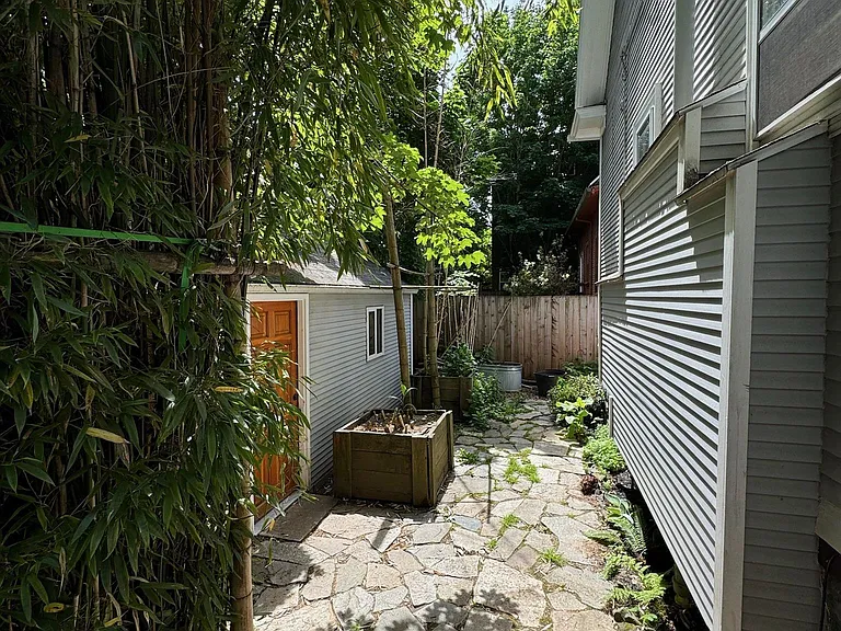 634 NE 28th Ave — Photo 49