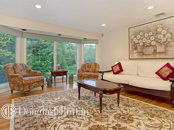 3rd image of 11 Brycewood Dr