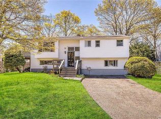 4 Crown St, Port Jefferson Station, NY 11776