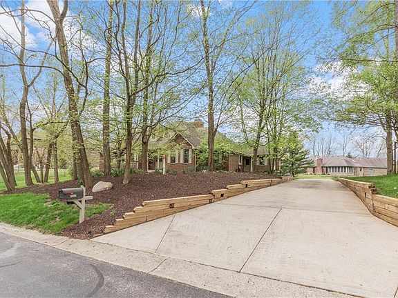 4th image of 8668 Highwoods Ln
